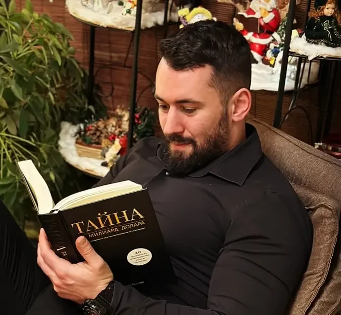 Атанас Николов